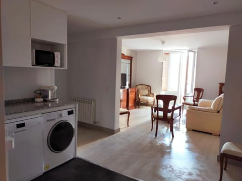 Kitchen or kitchenette, Living room