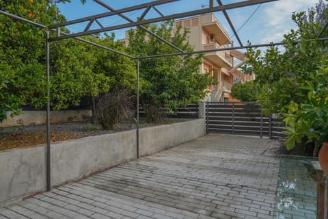 Property building, Garden