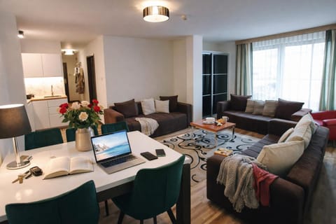 116 Duży Apartament rodzinny z aneksem kuchennym 200 m od morza jacuzzi i sauny w obiekcie Apartment in West Pomeranian Voivodeship, Poland