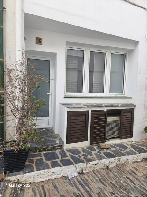 Apartament Boutique Sota Campanar a Cadaqués Apartment in Cadaqués