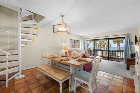 Beachfront Aldea 6 House in Belleair Beach