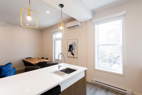 Living room, Seating area, Dining area, air conditioner