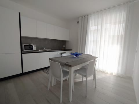 Jesolo Appartamenti F2 - Ocean Blue Apartment in Lido di Jesolo