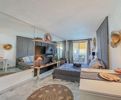 Living room, Photo of the whole room