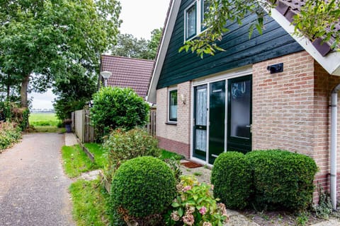 Facade/entrance, Garden