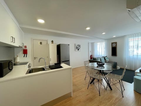 Kitchen or kitchenette, Living room