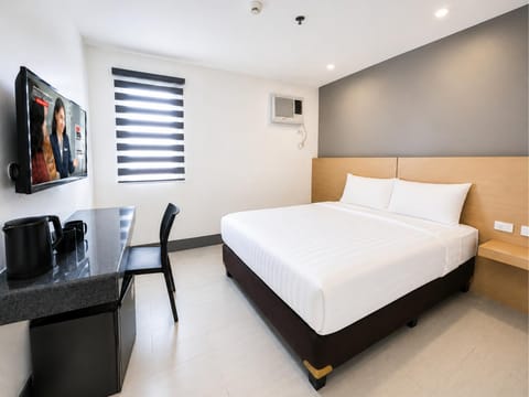 Bed, TV and multimedia, Bedroom, air conditioner