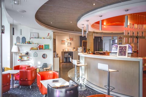 Lounge or bar, On site
