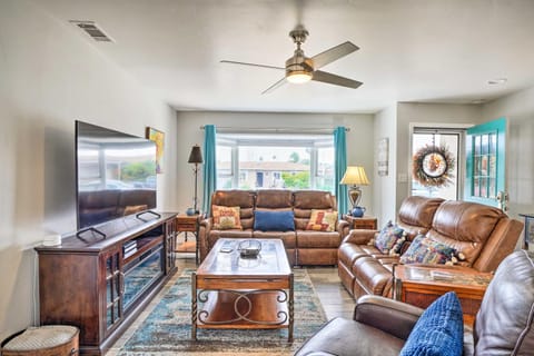 San Marcos Home with Patio and Grill - Walk to Lake! House in Lake San Marcos