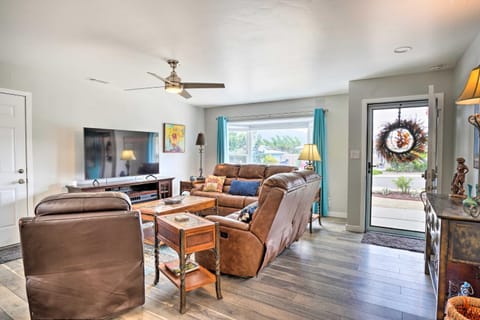 San Marcos Home with Patio and Grill - Walk to Lake! House in Lake San Marcos