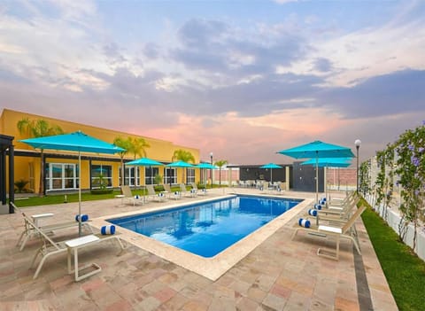 Pool view, Swimming pool