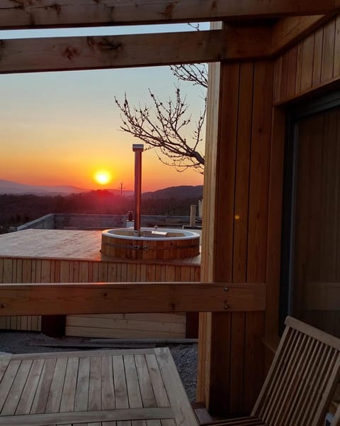 Natural landscape, Hot Tub, View (from property/room), Balcony/Terrace, Balcony/Terrace, Mountain view, Sunrise, Sunset