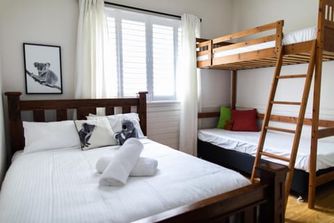 Bed, Bedroom, bunk bed