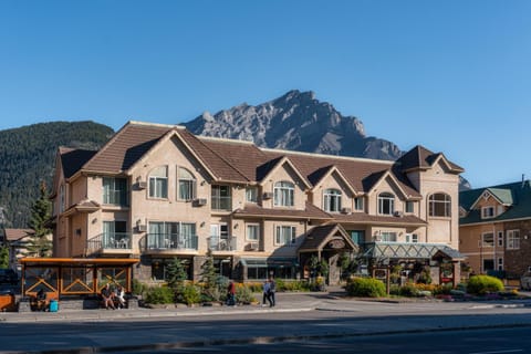 Property building, Summer, Mountain view