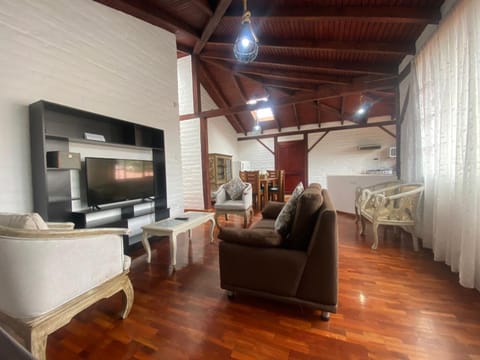 Communal lounge/ TV room, Kitchen or kitchenette, Living room, Dining area