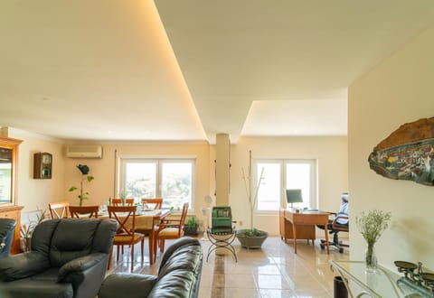 Communal lounge/ TV room, Photo of the whole room