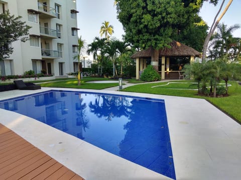 Garden, Swimming pool