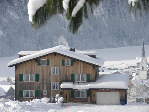 Facade/entrance, Winter