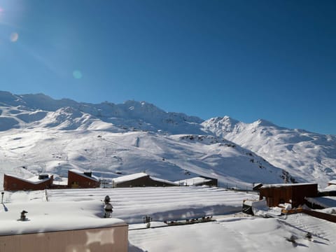 Charmant Appartement Rénové - 4 Pers, Balcon Sud, Cœur de Val Thorens, Accès Pistes et Commerces - FR-1-637-7 Apartment in Val Thorens