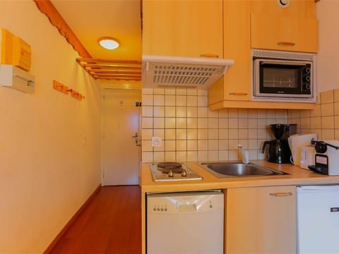 Charmant Appartement Rénové - 4 Pers, Balcon Sud, Cœur de Val Thorens, Accès Pistes et Commerces - FR-1-637-7 Apartment in Val Thorens