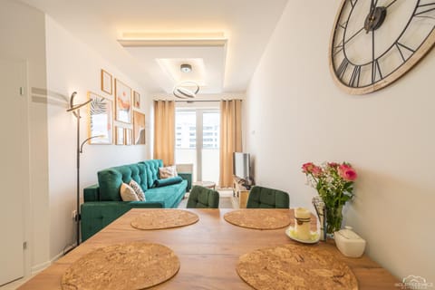 Horyzont Apartamenty - Kapitański Mostek- BLISKO PORTU- Możliwosć wykupienia śniadania Apartment in West Pomeranian Voivodeship, Poland