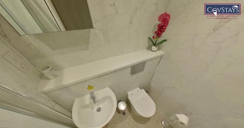 Signature House - Contemporary Studios in Coventry City Centre, free parking, by COVSTAYS Apartment in Coventry