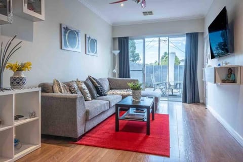TV and multimedia, Living room, Evening entertainment