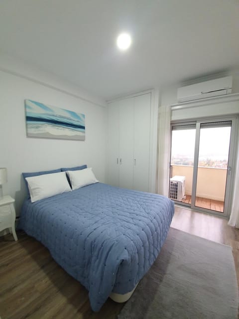 Bed, Bedroom, air conditioner