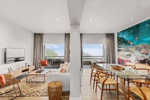 TV and multimedia, Living room, Dining area