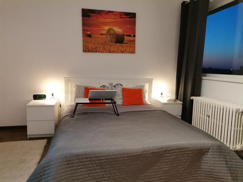 Bed, Night