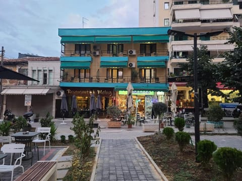 Property building, Facade/entrance, Location