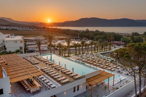 Facade/entrance, Pool view, Area and facilities, Area and facilities, Swimming pool, Swimming pool