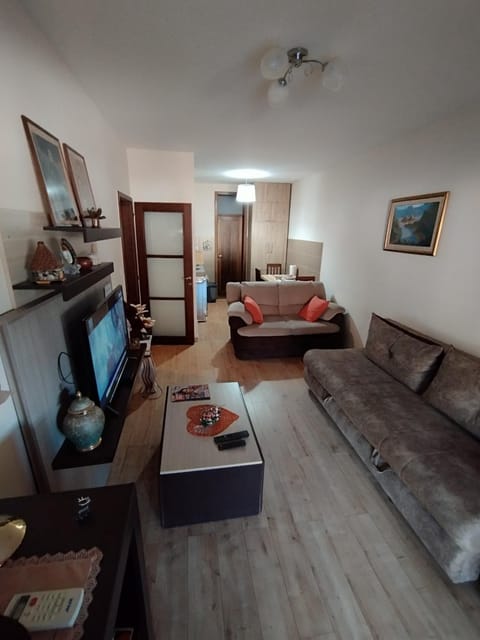 TV and multimedia, Seating area, Evening entertainment