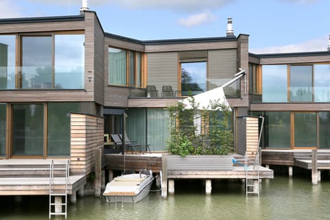 Property building, Balcony/Terrace