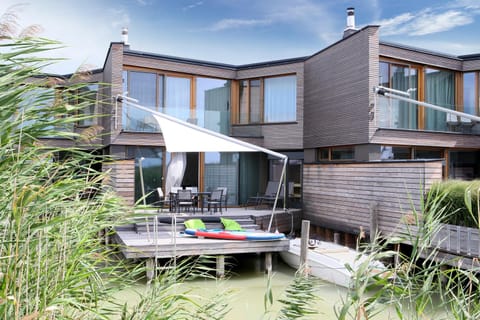 Property building, Balcony/Terrace, Sports