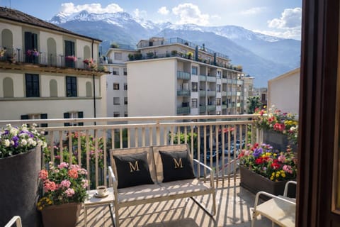 MARY HOUSE Central Station Large Apartment Apartment in Sondrio