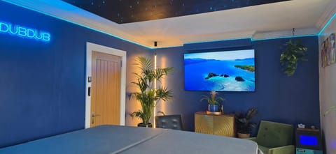 The NEW Blue Horse Suite at The Grumpy Schnauzer B&B Luxury Private Indoor Hot Tub Breakfast in Bed Bed and Breakfast in Coatbridge
