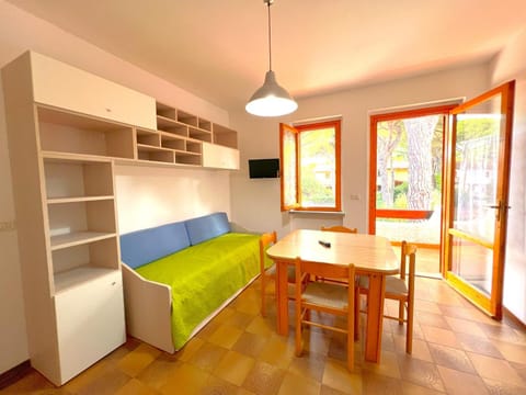 TV and multimedia, Living room, Dining area