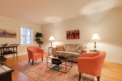 Riverfront Studio with Private Patio and Garden! Apartment in Ohio