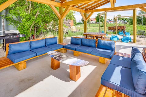 Charming Paris House about 1 half Mi to Canyon! House in Idaho