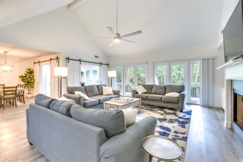 Golf, Dine and Swim Sleek Palmetto Dunes Home! House in Hilton Head Island