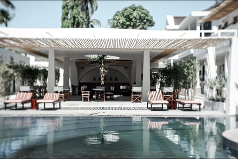 Swimming pool