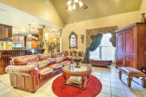 Victorian Hernando Home about 25 Miles to Memphis House in Mississippi