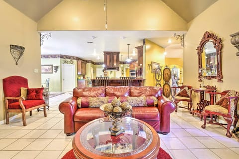 Victorian Hernando Home about 25 Miles to Memphis House in Mississippi