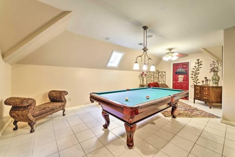 Victorian Hernando Home about 25 Miles to Memphis House in Mississippi