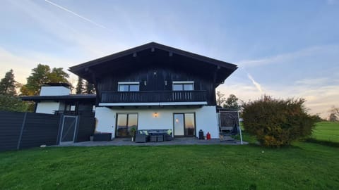 Schönes Ferienhaus am Herrenberg House in Prien am Chiemsee