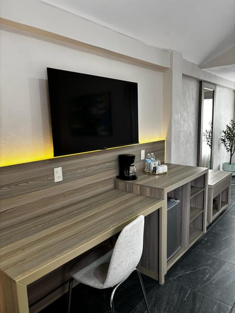 Communal lounge/ TV room