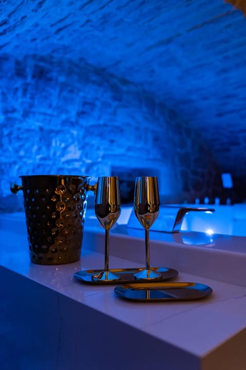 Hot Tub, Alcoholic drinks