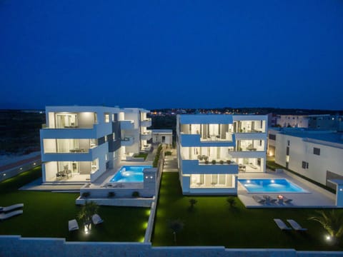 Property building, Swimming pool
