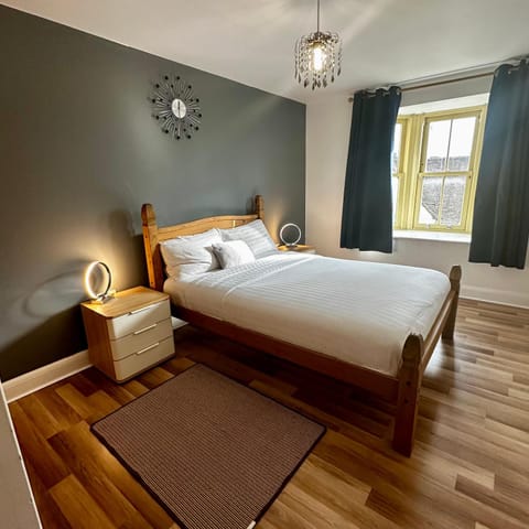 Two Bedroom Flat Town Centre Colchester Apartment in Colchester